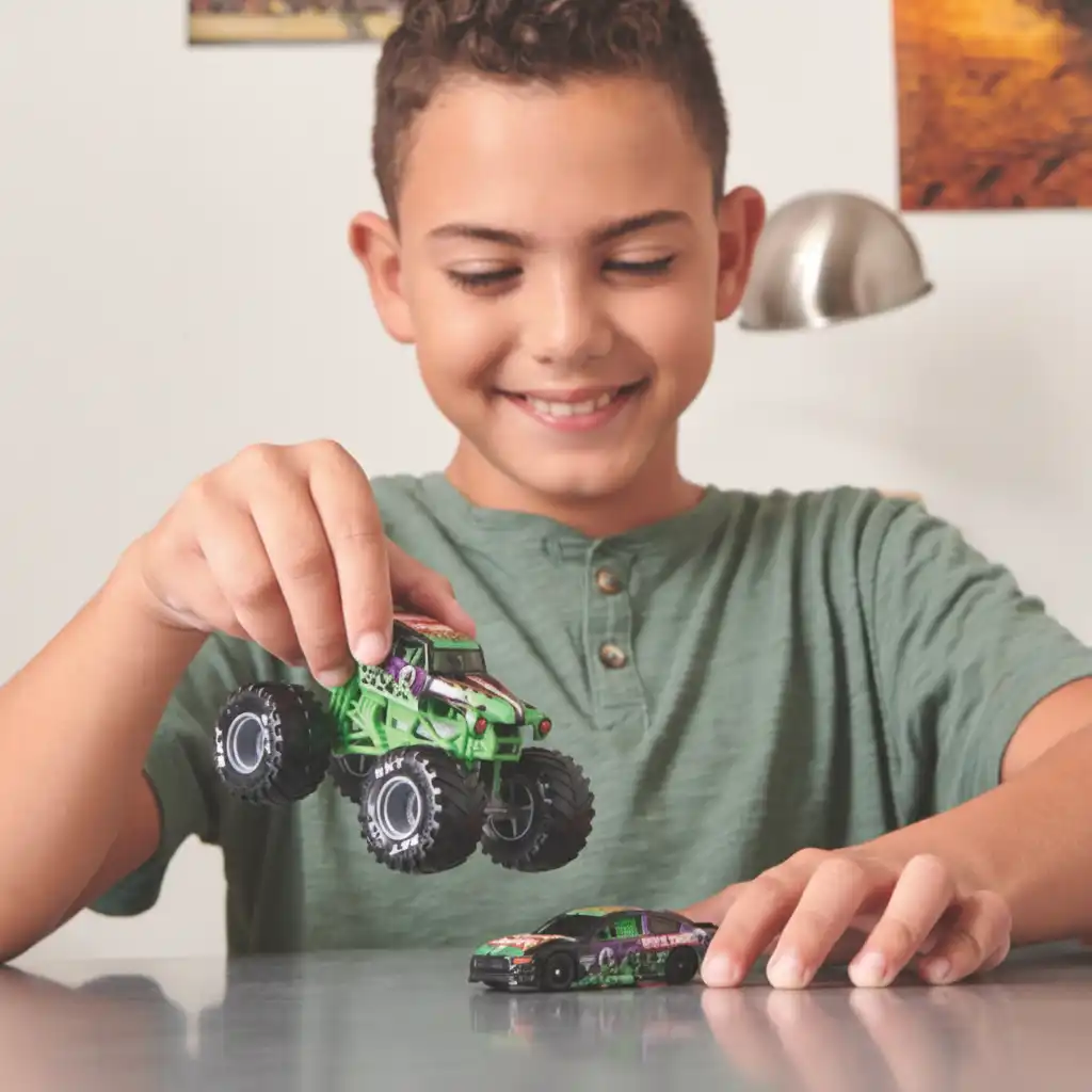 Endloser Spaß beim Erstellen eigener Monster Jam Geschichten.