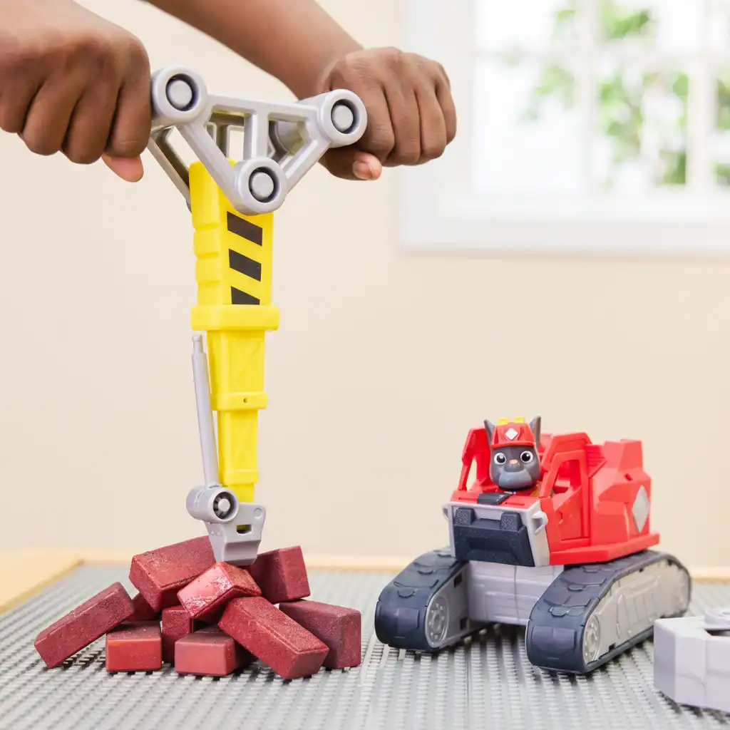 Fördere die feinmotorische Motor dank einfach austauschbarer Werkzeuge.